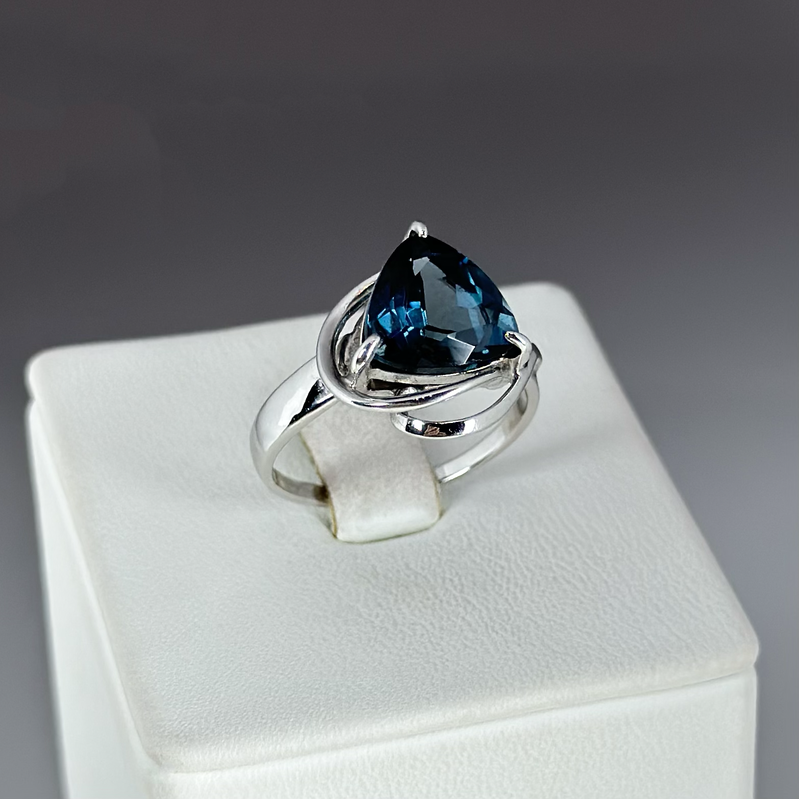 Кольцо 1643620