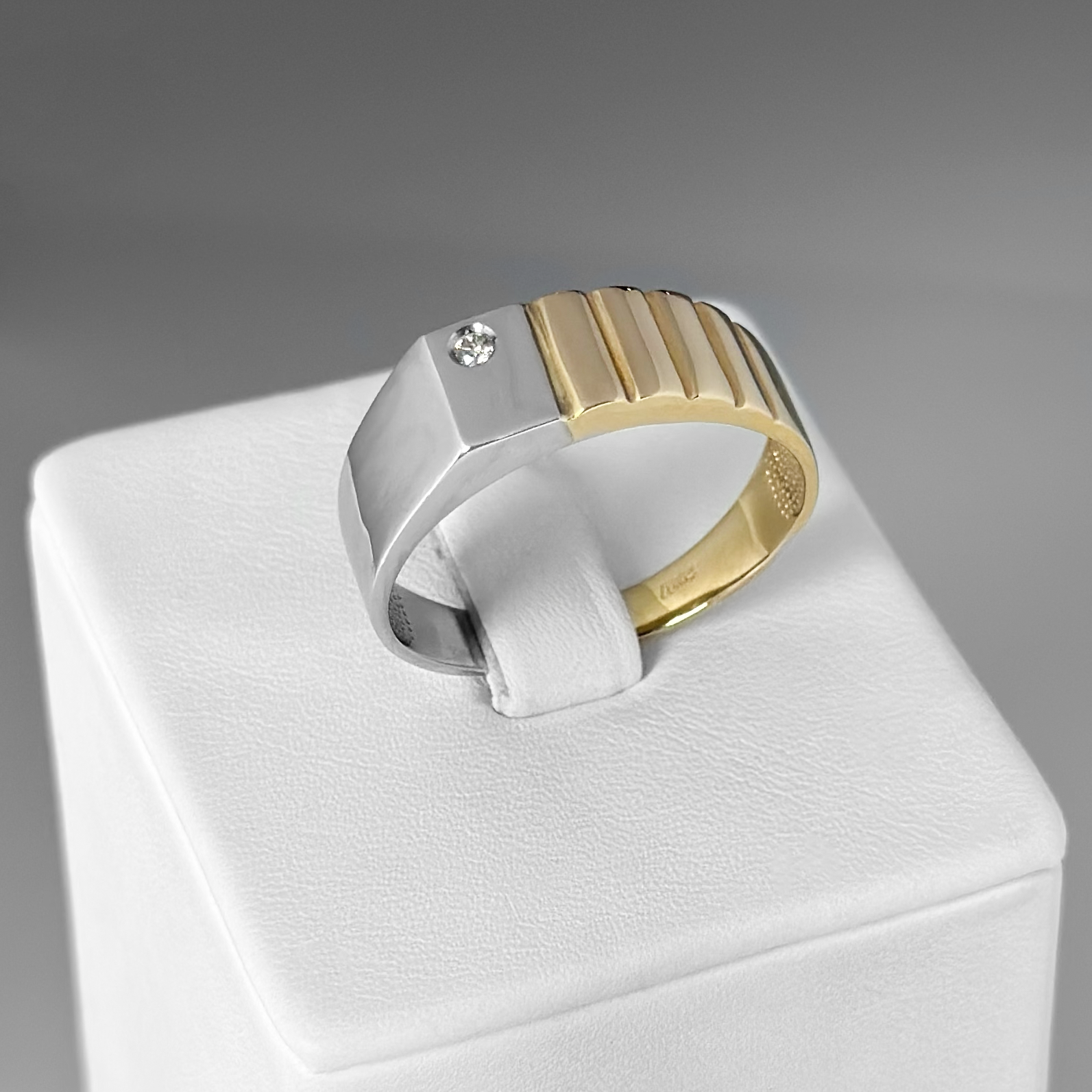 Кольцо Т131043123