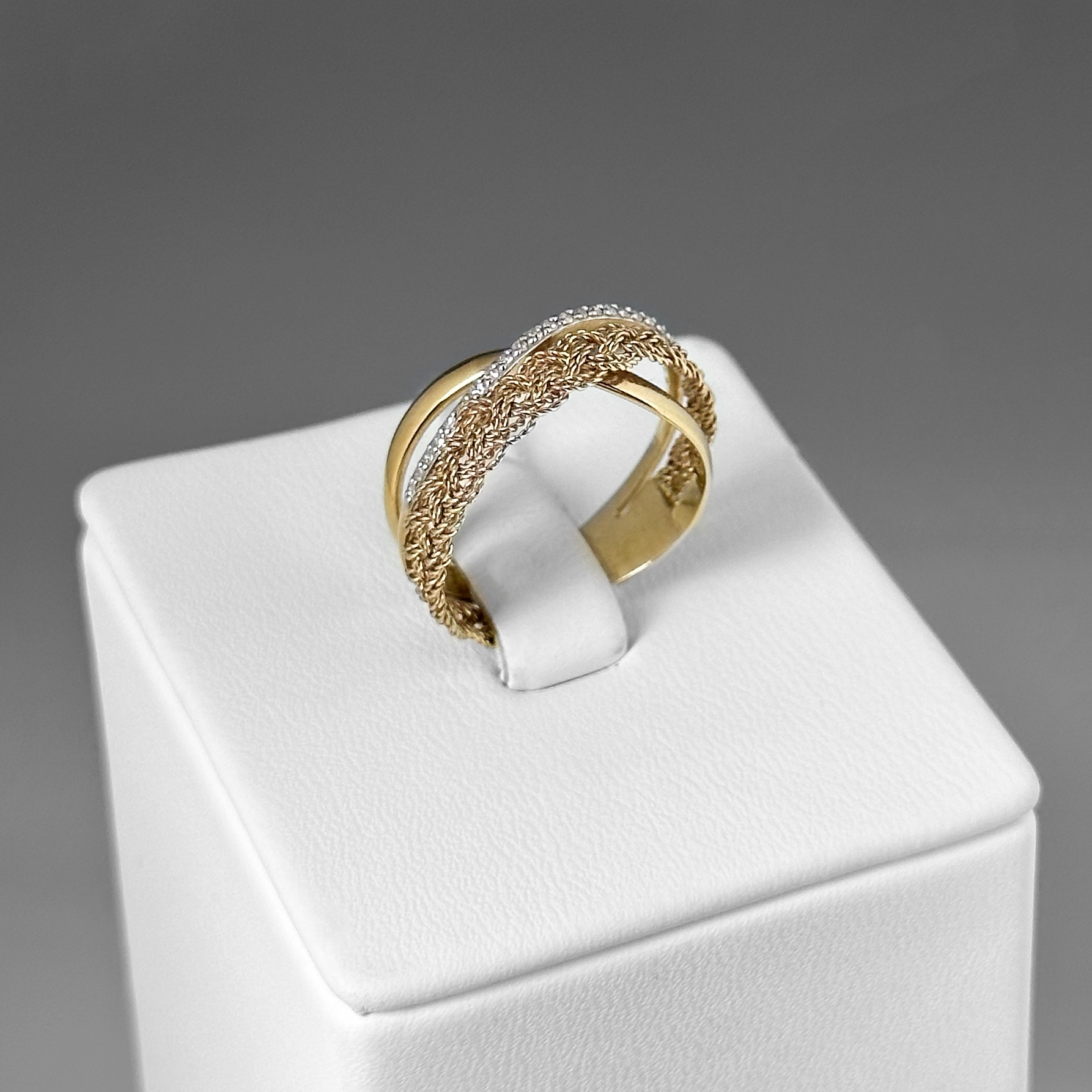 Кольцо Т111018086