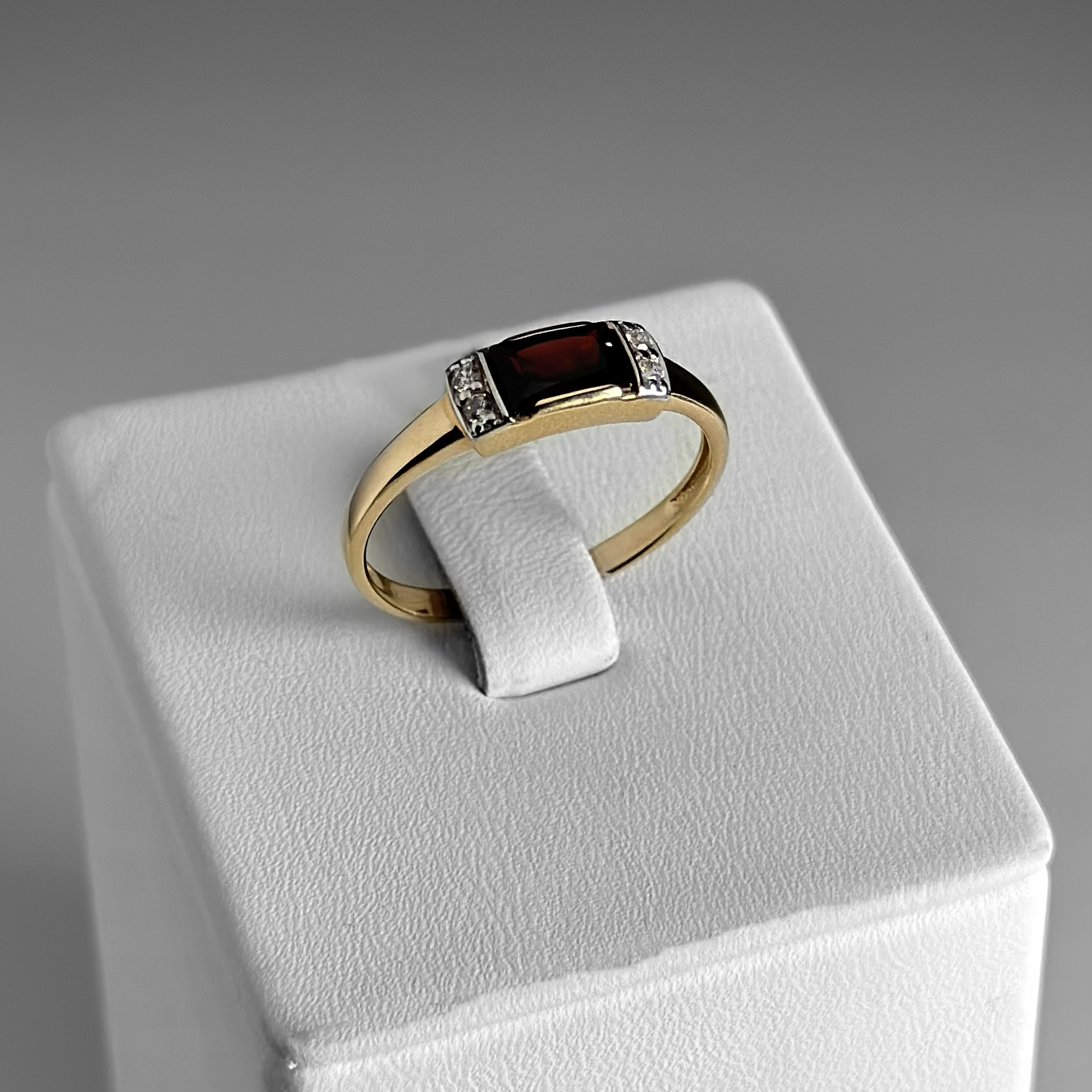 Кольцо 10490130