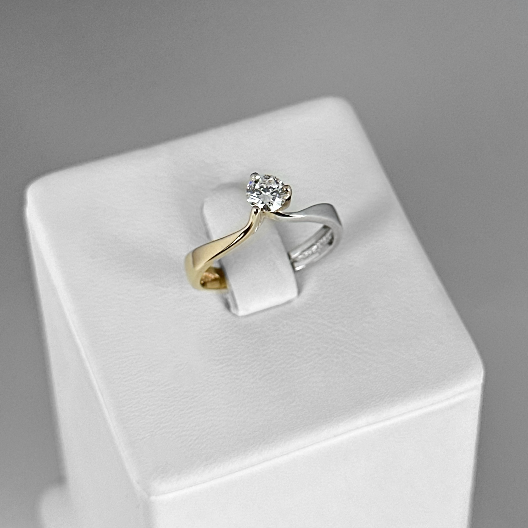 Кольцо Т141011835