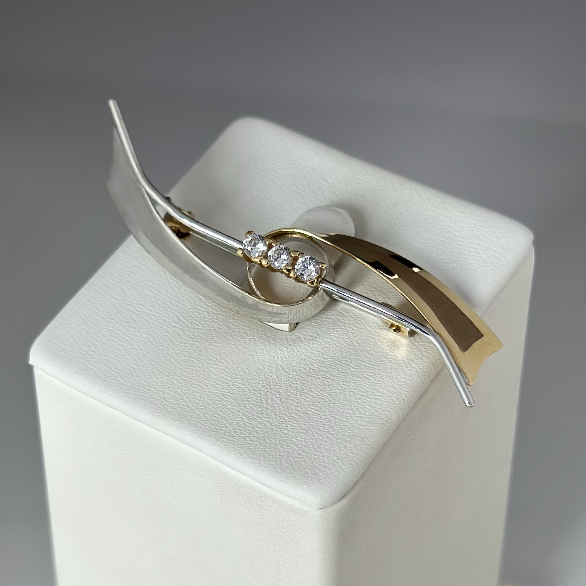 Брошь БРФ-046